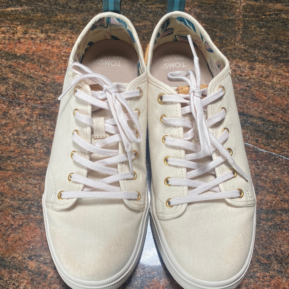 Toms tennis shoes